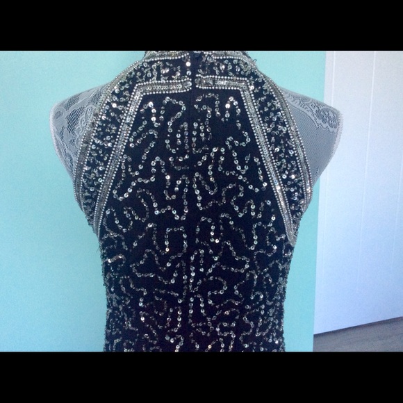 LAURENCE KAZAR NY Size L SEQUENCED GOWN - Picture 7 of 11